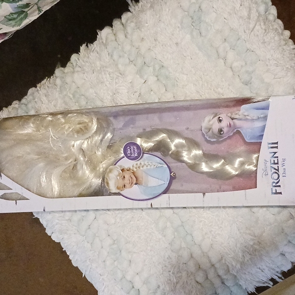 Disney FROZEN II Elsa Wig. NWOT. - Picture 1 of 3